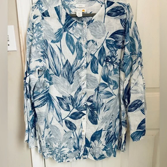 C&C California Tropical Floral Print Linen Button Down Top - Picture 5 of 6